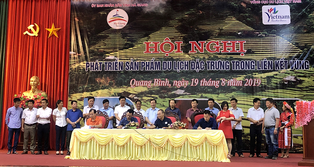 Viet Orient: Ký Bản ghi nhớ hợp tác phát triển du lịch với tỉnh Hà Giang