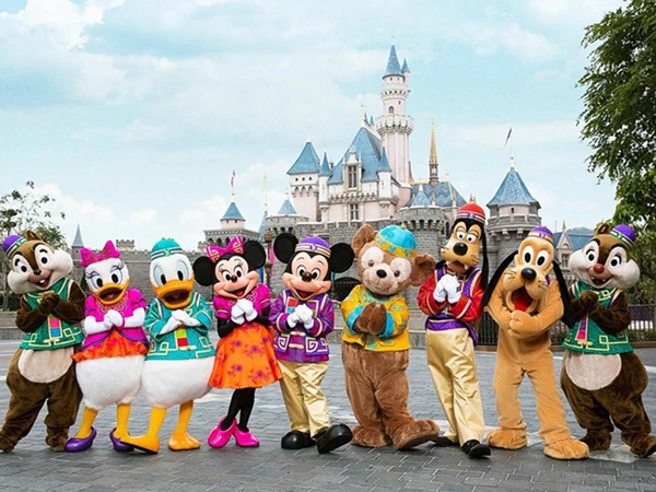 Du khách dùng vé từ năm 1994 để vào Công viên Disney