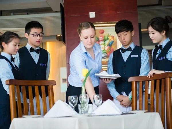 Tuyển dụng và Đào tạo nhân sự