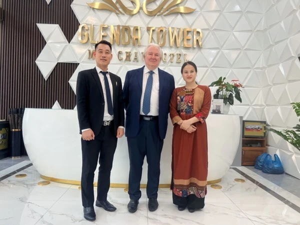Khách sạn Glenda Tower Mộc Châu vinh dự tiếp đón ông Graham Cooke - President of world travel award