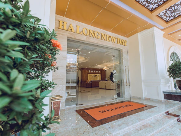 Chupp Life Insurance tổ chức chuyến đi thực tế tại Hạ Long