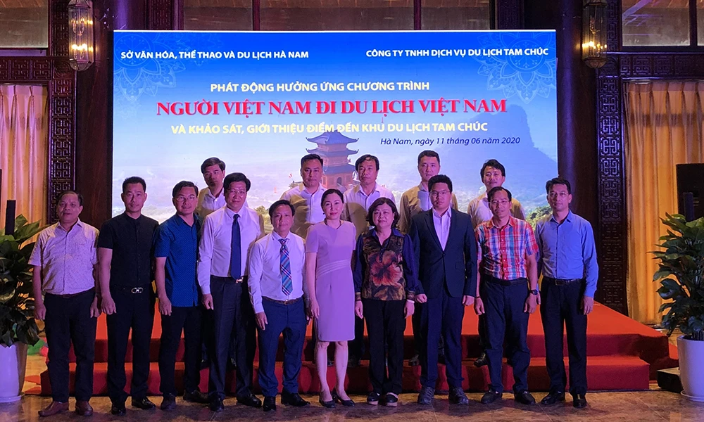Câu lạc bộ lữ hành Unesco Hà Nội tham dự Lễ phát động chương trình Người Việt Nam đi du lịch Việt Nam và khảo sát tuyến điểm du lịch tỉnh Hà Nam